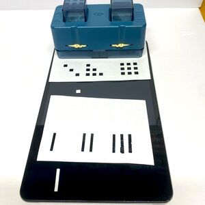 Creative Memories Scrapbooking Multi Maker Paper Punch 3-6-9 Squares 1-2-3 Lines